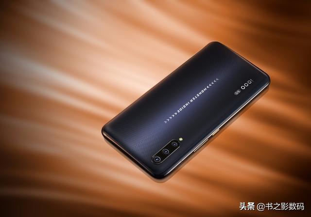从4098降至2998,5G旗舰+12GB运行内存,虽然单模依然很香