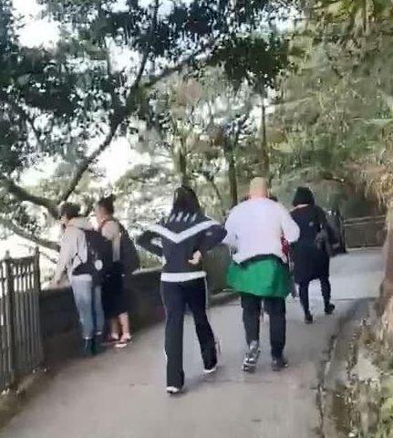 关之琳两次失婚后,港曝恋上光头大肚男,月入3万供车还要租房住
