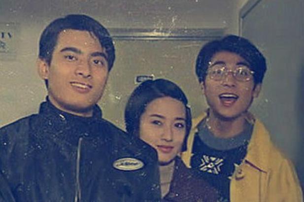 与马伊琍分手后,他另娶他人,结婚15年如今两人夫唱妇随儿女双全