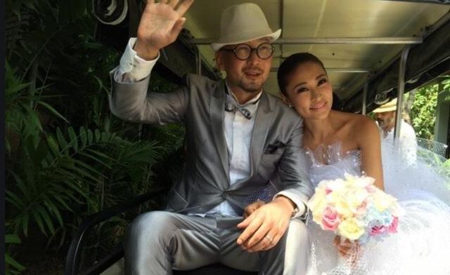 与马伊琍分手后,他另娶他人,结婚15年如今两人夫唱妇随儿女双全