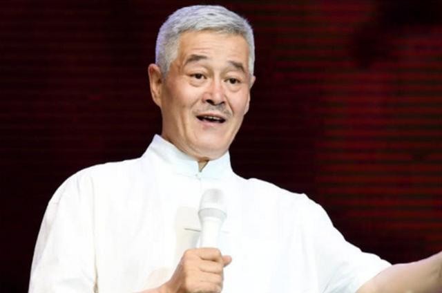 62岁赵本山无缘春晚?女儿直播吐露实情,妻子表示"正在家养病"