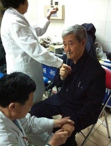 62岁赵本山无缘春晚?女儿直播吐露实情,妻子表示"正在家养病"