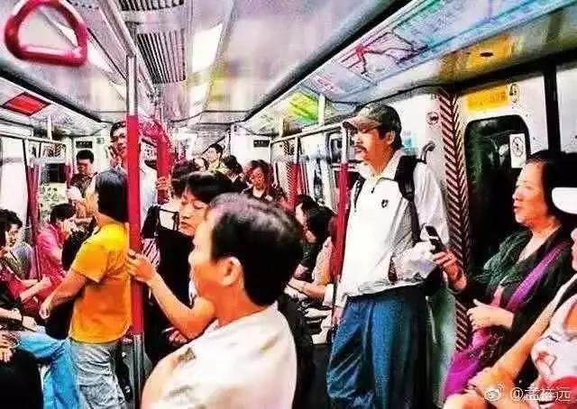 人活到极致:周润发他们,都捐成穷人了