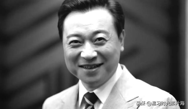 精英律师:权璟迎来最大客户,他导致了戴曦没毕业,靳东该咋做?