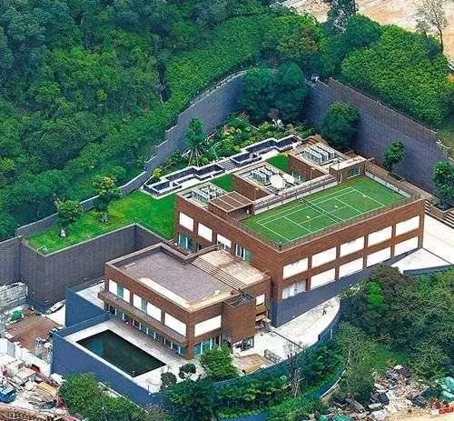林青霞11亿豪宅大的吓人,一天一夜逛不完,这才是“人生赢家”