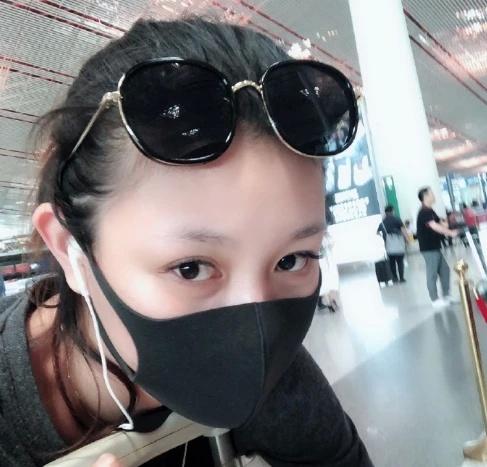 章子怡在国外坐月子，汪峰前妻要曝光她丑事，还联系媒体