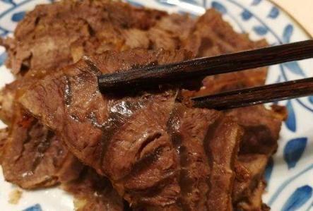 卤肉的时候,香料不用放太多,小厨推荐这4样,不懂的可以看看