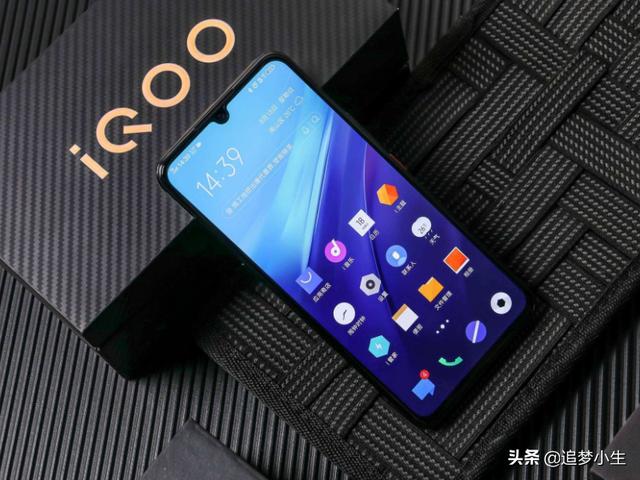 28分钟充满100%电量,3款值得购买的国产手机,买手机就要趁年底