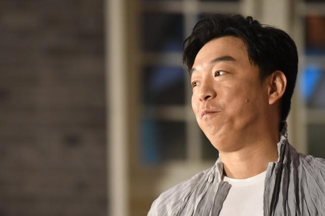 被拉下神坛的黄渤,还不是你们闹的