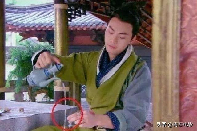 近视明星盘点:热巴1000度,刘昊然看不清电脑,陈伟霆把酒倒撒