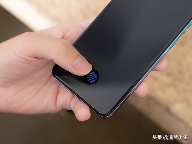 双12不买后悔的手机,120度的超广角镜头,价位同一等级完胜