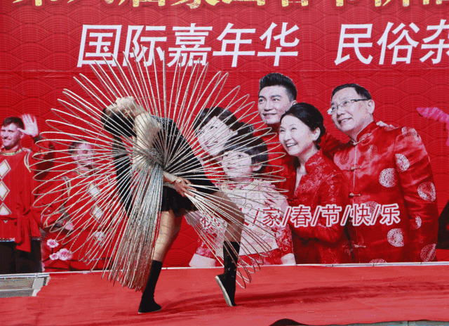 祈福、逛庙会,过一个红红火火的中国年