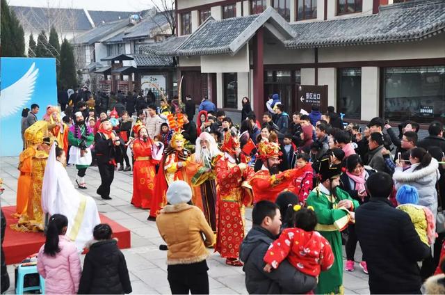 祈福、逛庙会,过一个红红火火的中国年