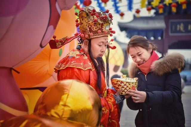 祈福、逛庙会,过一个红红火火的中国年