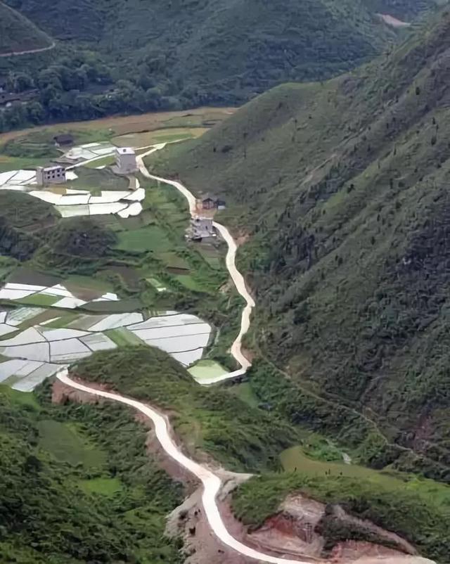 贵州这8条绝美公路,一生至少要去一次