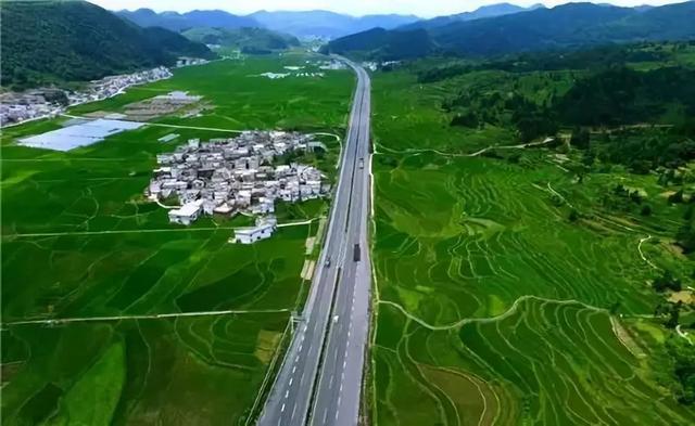 贵州这8条绝美公路,一生至少要去一次