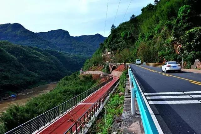 贵州这8条绝美公路,一生至少要去一次