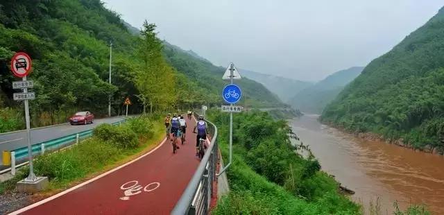 贵州这8条绝美公路,一生至少要去一次