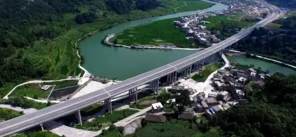 贵州这8条绝美公路,一生至少要去一次