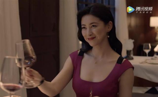 一部剧换50套裙子,这个国产剧女明星拿出了好莱坞派头