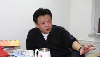央视"新国脸"刚强,娶2婚北京卫视"一姐"春妮,传丁克17年终得爱子