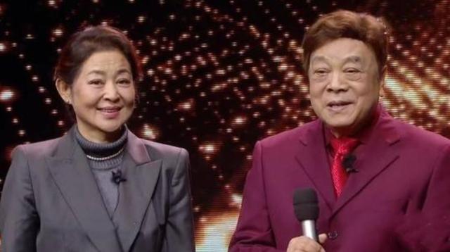 央视"新国脸"刚强,娶2婚北京卫视"一姐"春妮,传丁克17年终得爱子