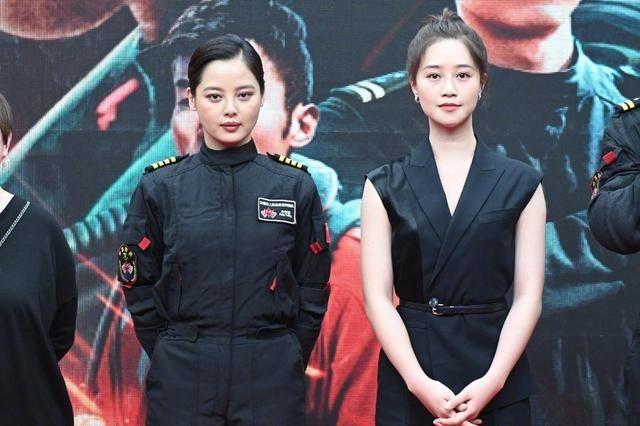 33岁辛芷蕾发福?换新发型脸就肿了,同框蓝盈莹颜值被碾压