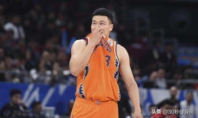 李秋平正式下课!李根3次变化直接反映球队问题,师徒间存在矛盾