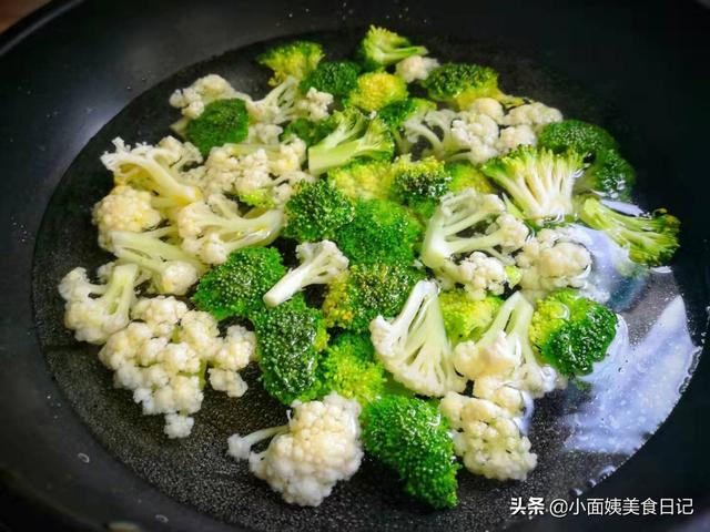 这道年夜菜,我连着做5年了,亲戚朋友没人说不好吃,清淡不油腻