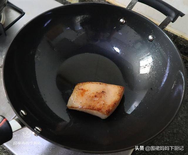 拿到新锅不要直接用,多加一个步骤,锅子不粘、耐用、使用寿命长