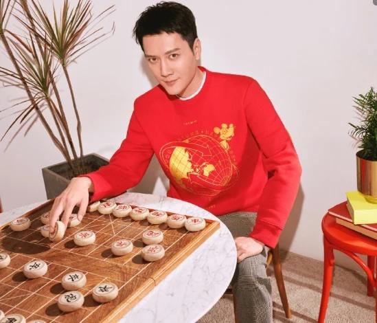 网曝邓伦看上一个剧本,冯绍峰想要拿下,利用赵丽颖人脉讨好导演