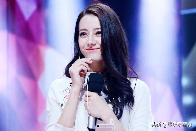 杨紫粉丝刚向郑爽道歉,转脸又开骂迪丽热巴粉丝,这人到底图啥?