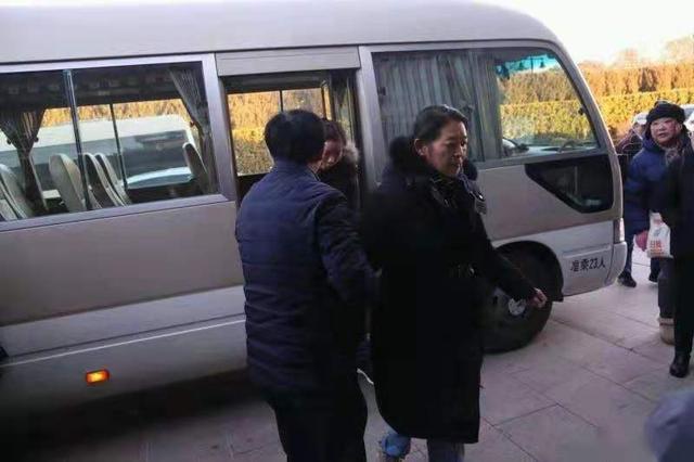 赵忠祥告别仪式儿子发文,倪萍双眼已哭红,杨澜低头黯然哀伤