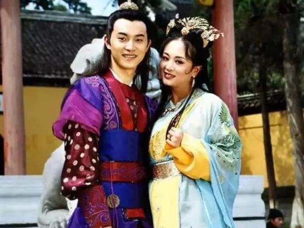 重情黄奕:错过聂远,被两任前夫泼脏水,却在低谷时期借韩庚80万