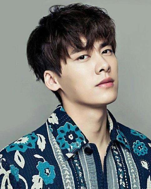肖战李现朱一龙都上春晚,为何不见四大顶流鹿晗杨洋李易峰吴亦凡