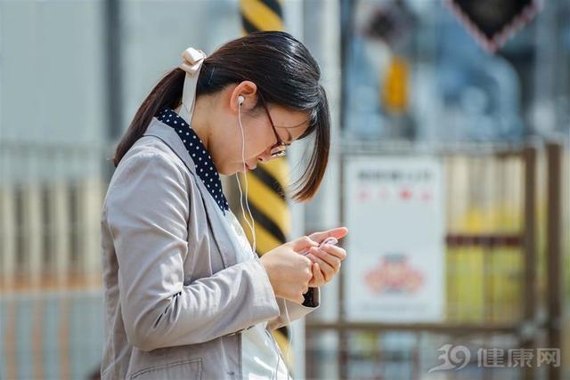 视力变差,看东西越来越模糊?常做3件事,视力清晰,眼睛更亮