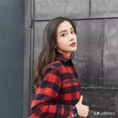 杨颖晒旅行美图,闺蜜颜值超耐打不输她,不愧是姐妹花
