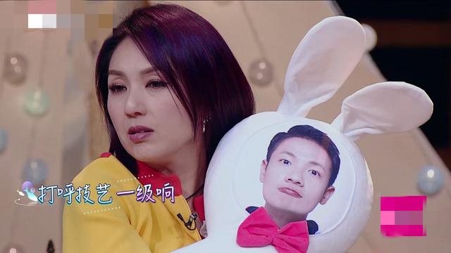魏大勋鼾声吓到杜江,迪丽热巴睁眼入眠,明星们的睡眠习惯很奇葩