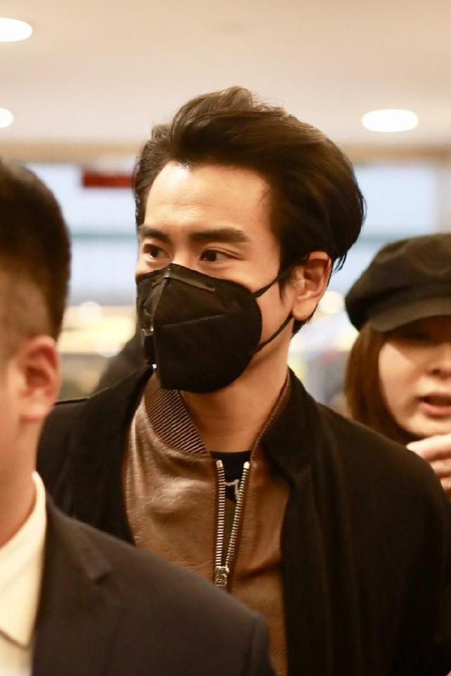 央视春晚|王俊凯、李现、彭于晏、吴磊、陈伟霆等现身最后一次彩排