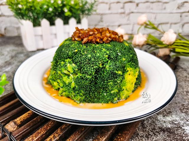 西兰花要不要焯水?老厨师教你一招,洗得干净,吃得放心