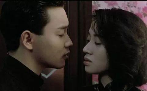 11岁被亲妈送当歌女,穿纸尿裤参加最后一场演唱会,仍尿血不止,