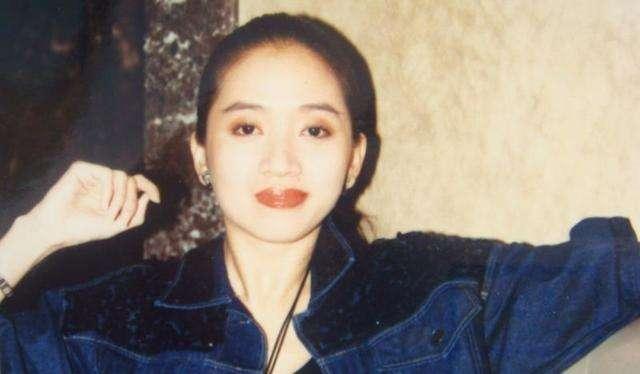 11岁被亲妈送当歌女,穿纸尿裤参加最后一场演唱会,仍尿血不止,