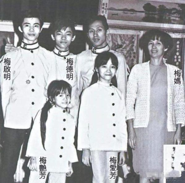 11岁被亲妈送当歌女,穿纸尿裤参加最后一场演唱会,仍尿血不止,