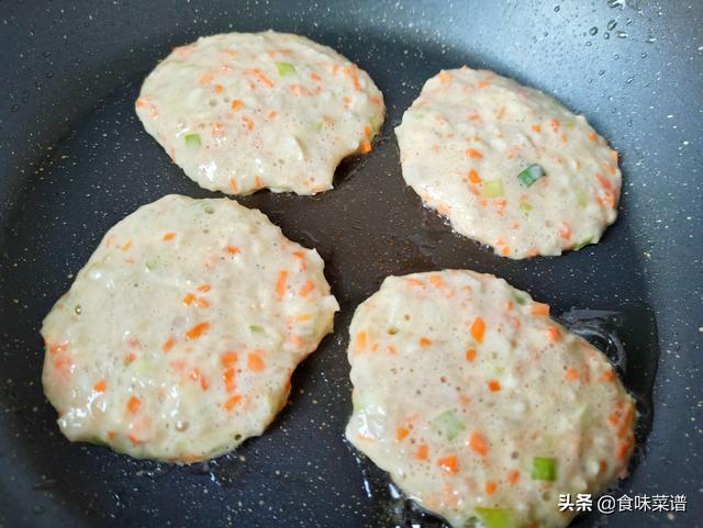懒人早餐做法,1根山药2个鸡蛋,不用早起5分钟出锅,孩子抢着吃
