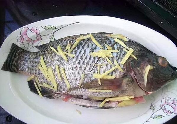 烧鱼时,加什么才能去腥味?大厨:学会这几招,鱼提鲜又去腥