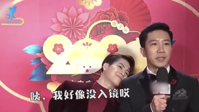 春晚后台亮点多,王嘉尔撒娇卖萌,吴磊到处合影,张艺兴想唱京剧