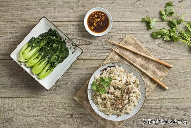 剩菜剩饭保存多久后不能吃?蔬菜、海鲜、肉类各不同
