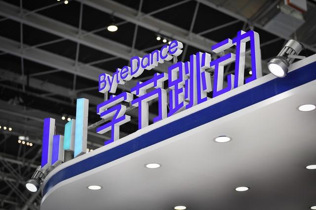 继《囧妈》后,又有13部大片宣布免费播出!视频付费平台坐不住了