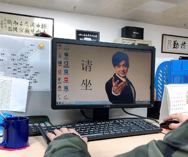 李佳航晒别墅内景名酒满柜,儿子入镜超可爱,细节看李晟很贤惠