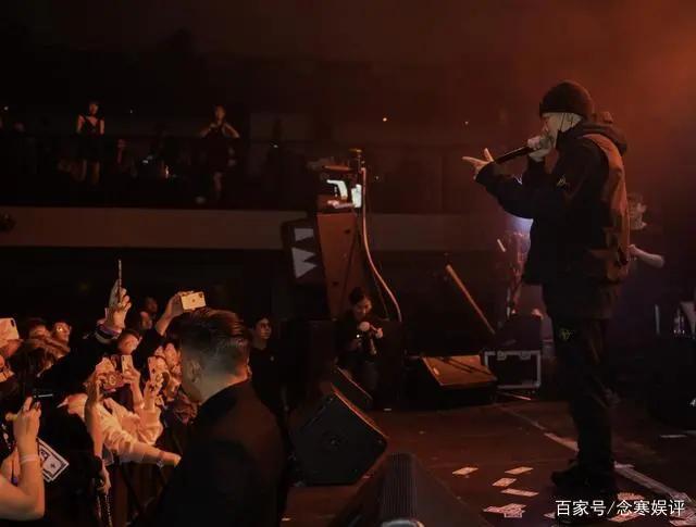 PGone向疫区捐款10万,钱是从国外挣来的,刚把家里的债务给还清